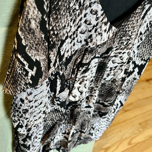 Worthington XL sleeveless snake print blouse - Picture 6 of 8